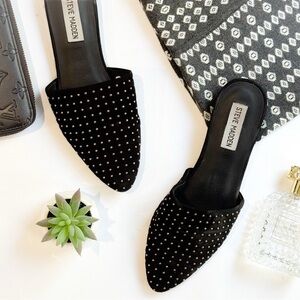 Steve Madden studded slip on slides/ flats ❤️